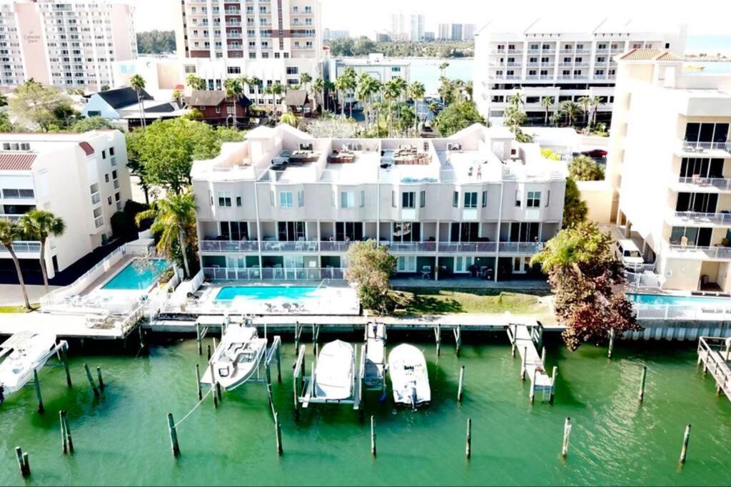 Luxury And Spacious Waterside Getaway شاطئ كليرووتر المظهر الخارجي الصورة